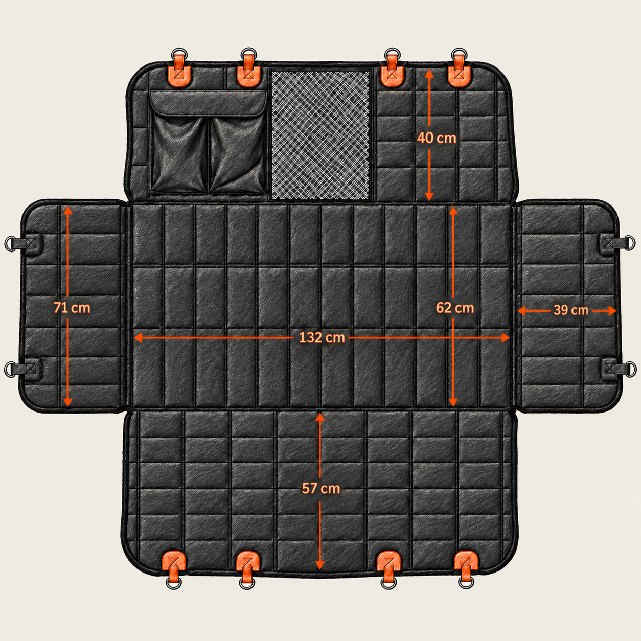 Housse dépliée : plateforme de 132 sur 62 cm, panneau avant 40 cm, panneau arrière 57 cm et protections latérales 71 sur 39 cm